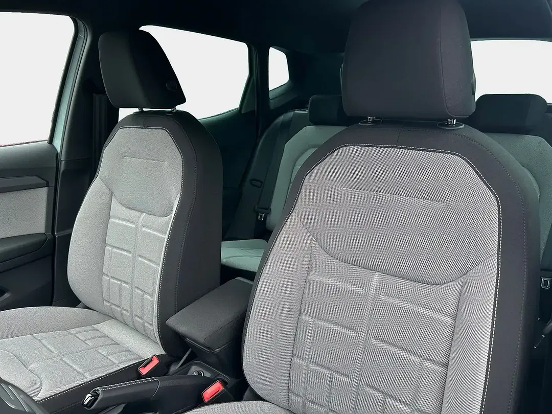SEAT Arona - Thumbnail 4