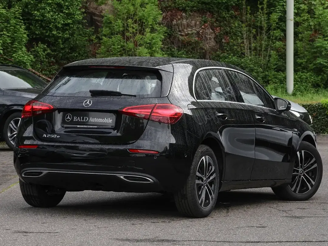 Mercedes-Benz A 250 - Thumbnail 2