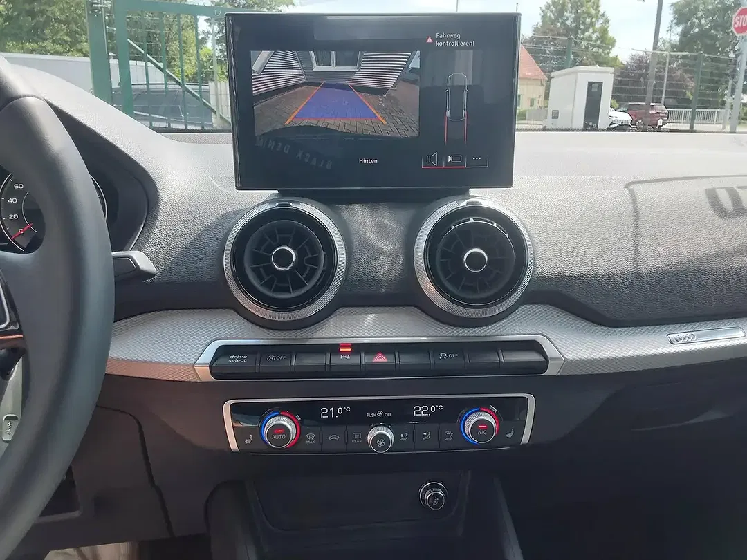 Audi Q2 - Thumbnail 13