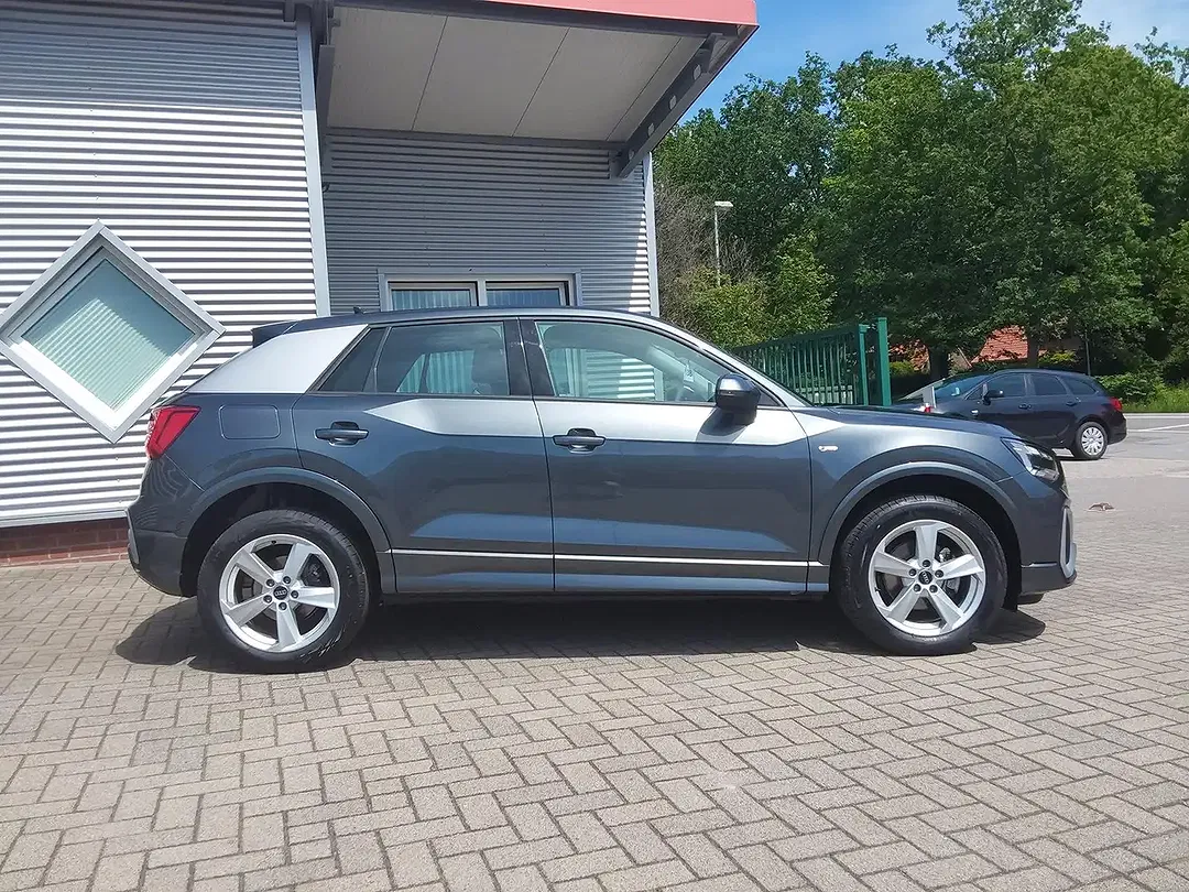 Audi Q2 - Thumbnail 3