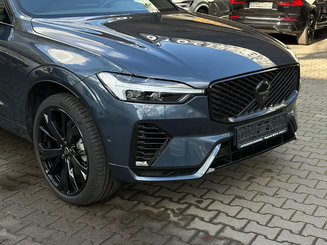 Volvo XC60 - Thumbnail 3