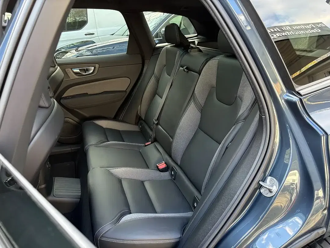 Volvo XC60 - Thumbnail 9