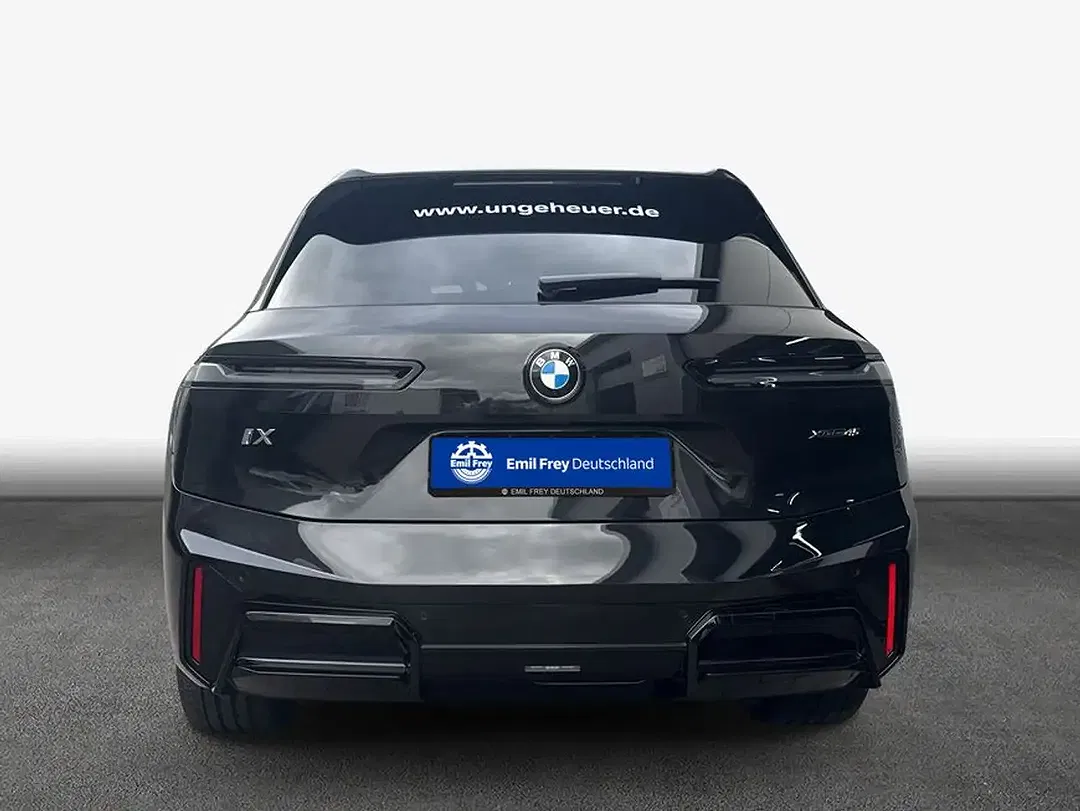 BMW iX - Thumbnail 5
