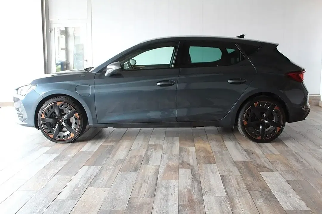 CUPRA Leon - Thumbnail 5