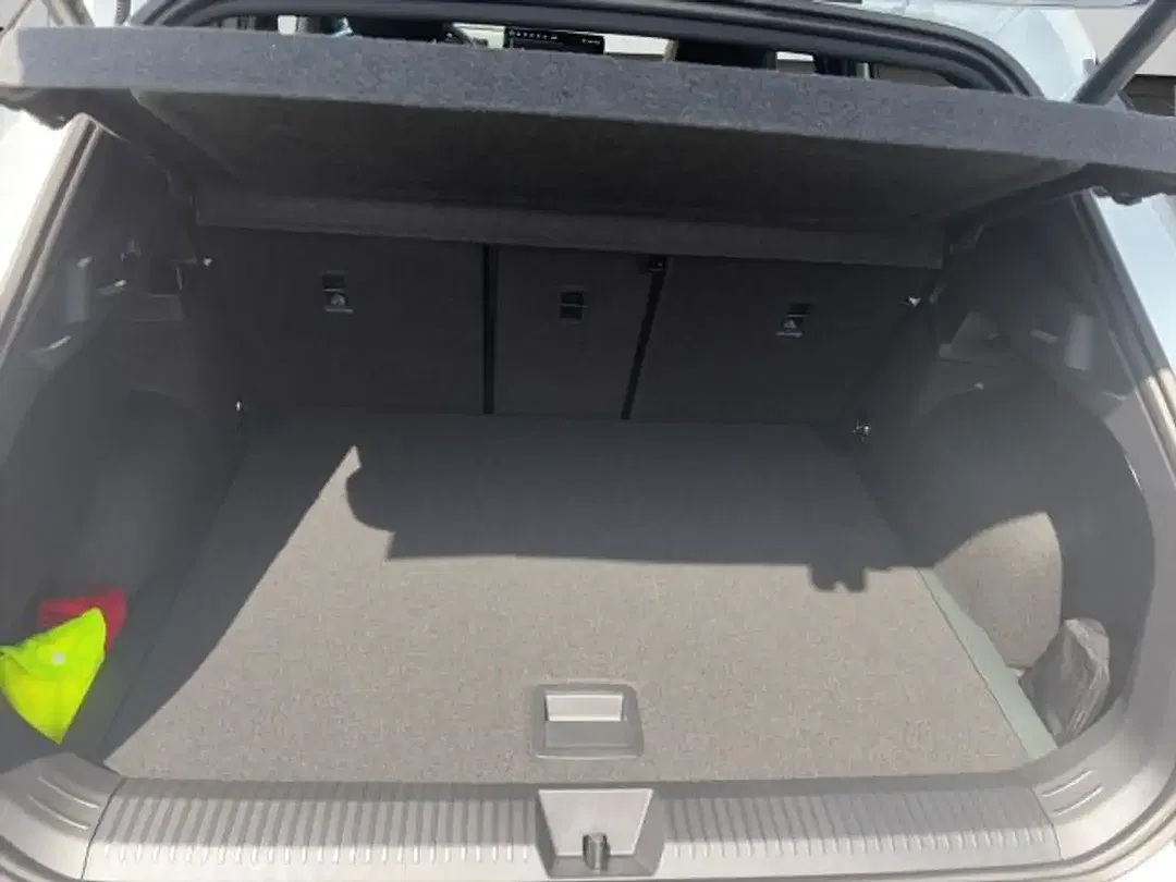 Volkswagen T-Roc - Thumbnail 15