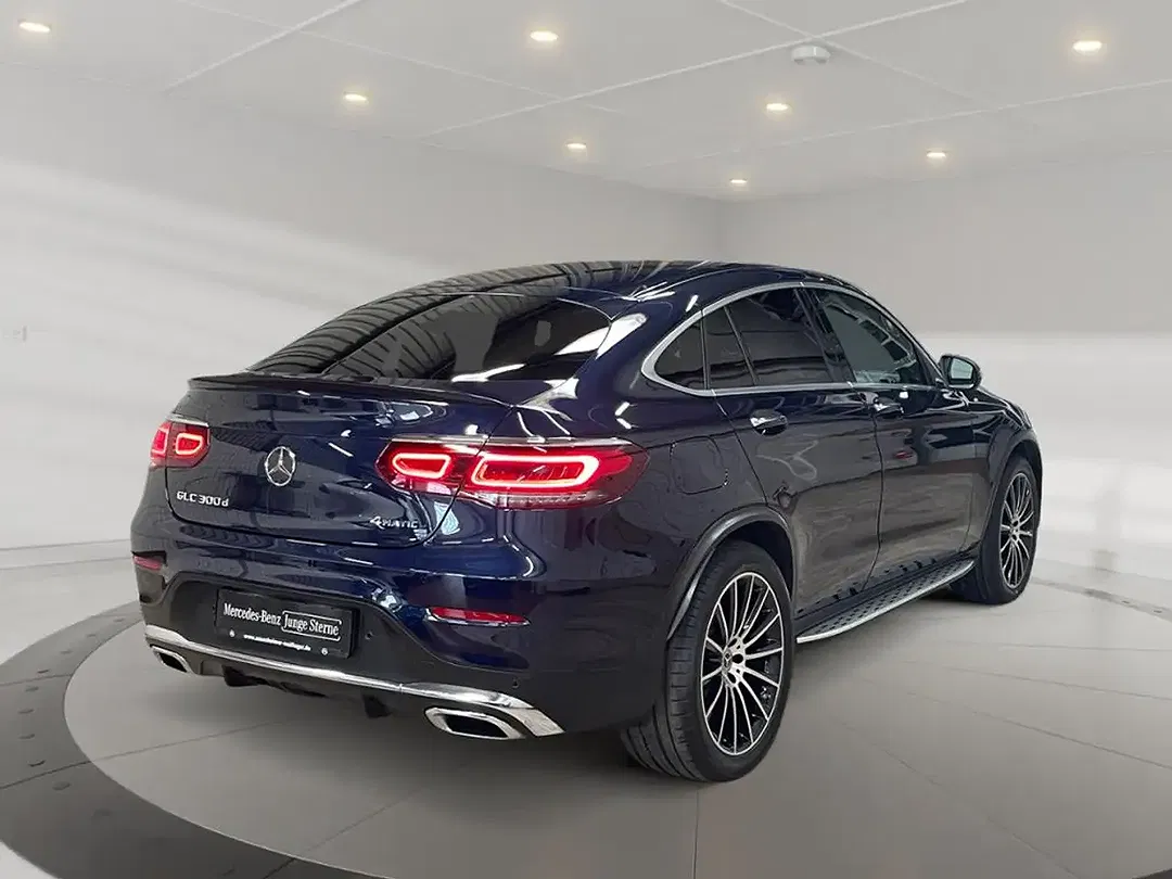 Mercedes-Benz GLC 300 - Thumbnail 2