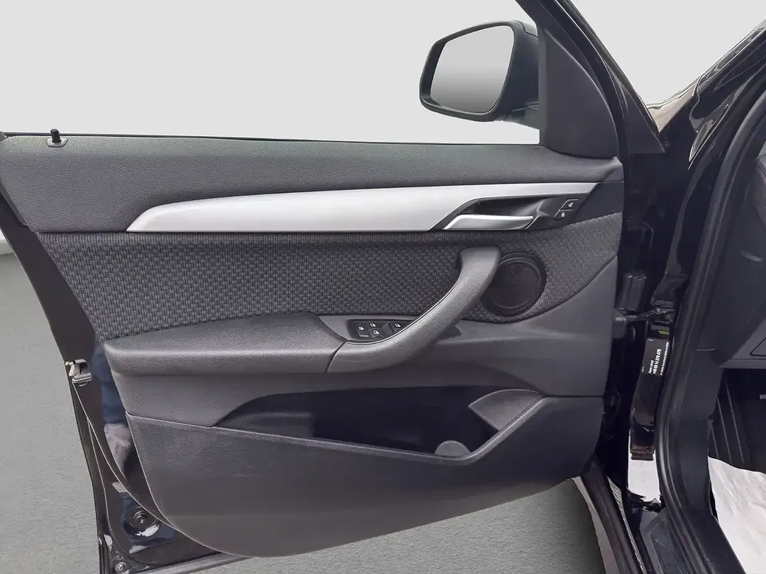 BMW X1 - Thumbnail 6