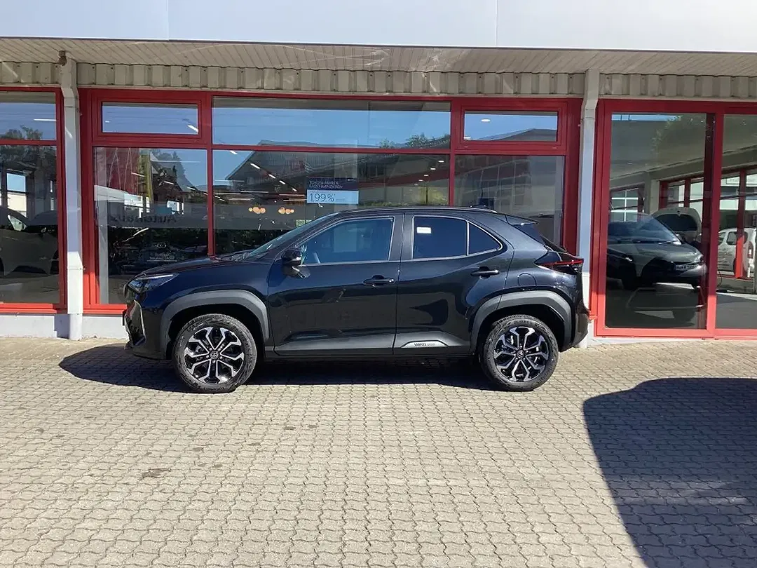 Toyota Yaris Cross - Thumbnail 1
