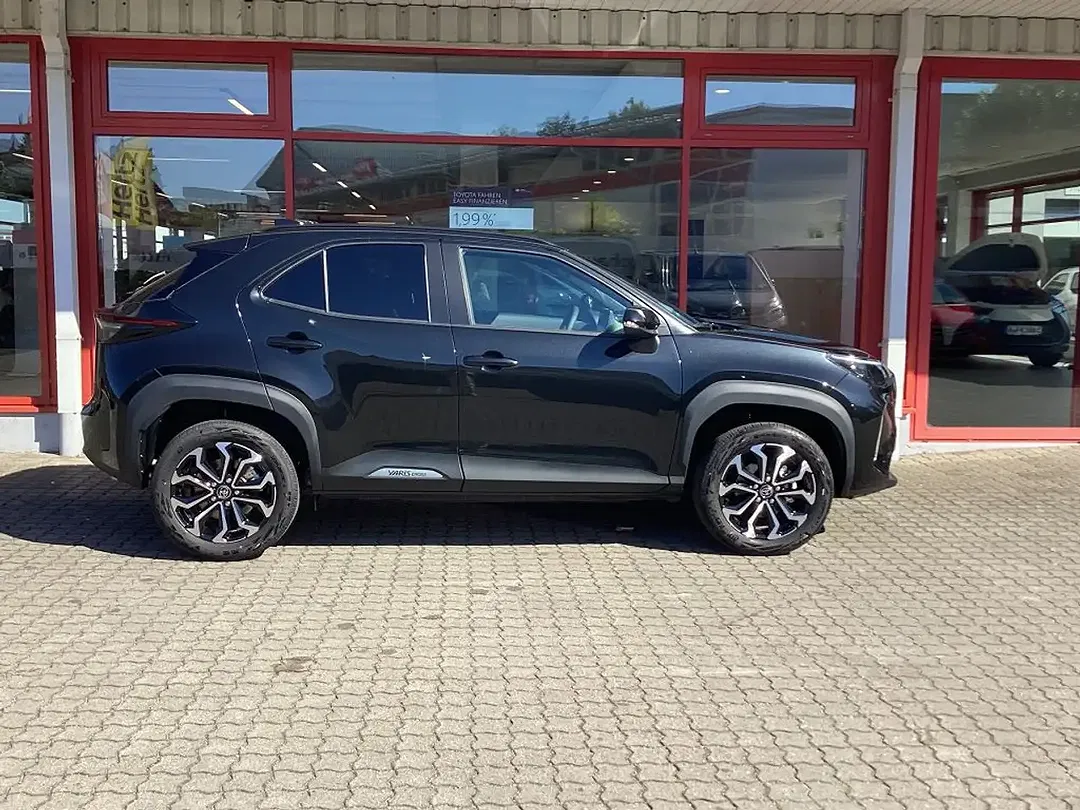 Toyota Yaris Cross - Thumbnail 4