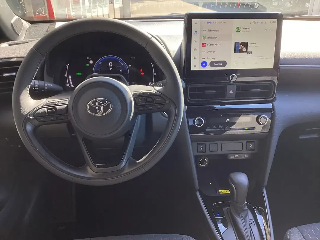 Toyota Yaris Cross - Thumbnail 7