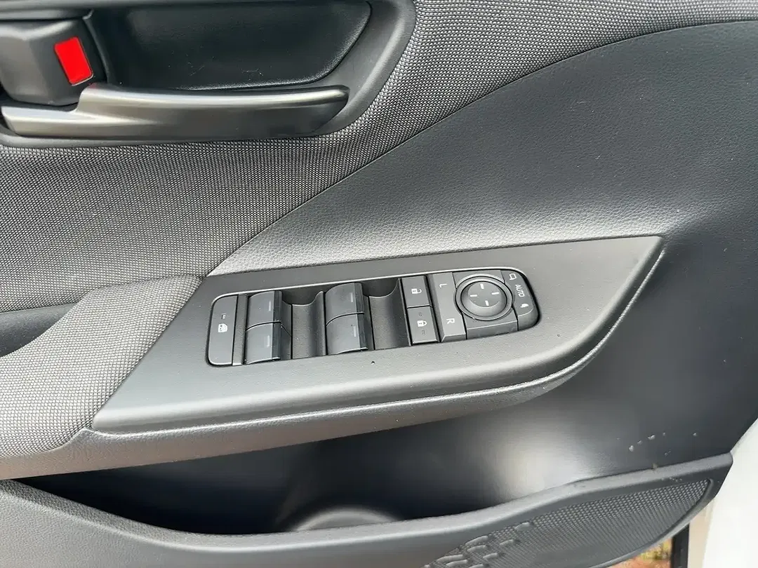 Toyota C-HR - Thumbnail 12