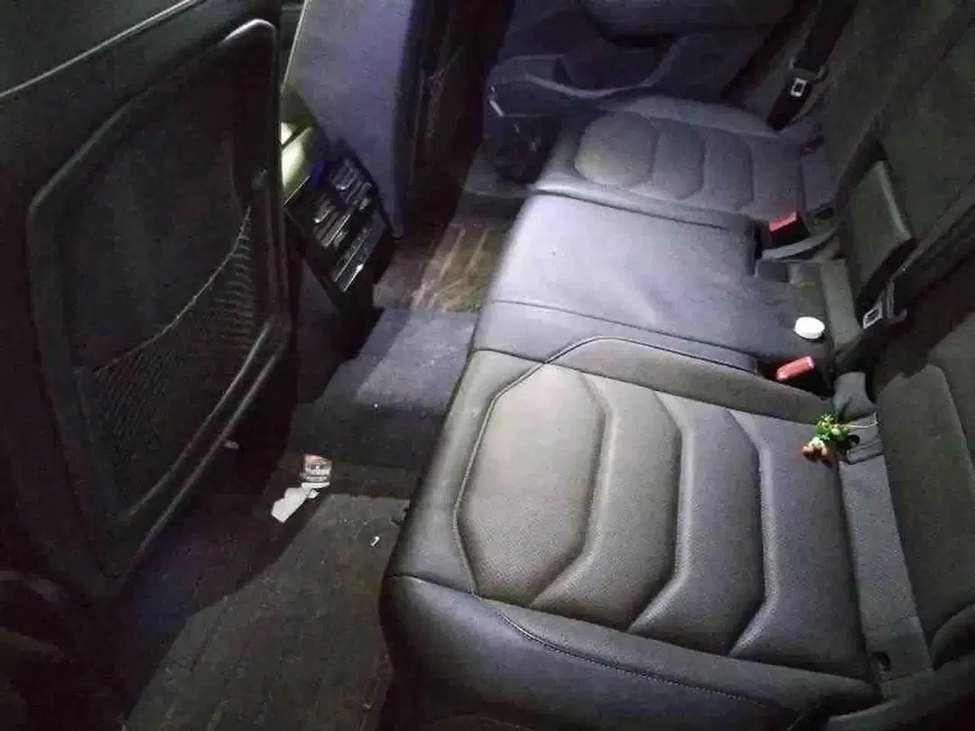 Volkswagen Touareg 3.0 TDI 4Motion R-Line - foto 8