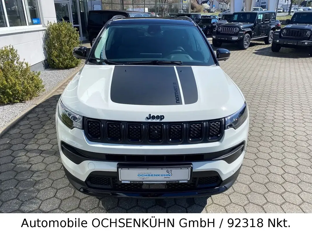 Jeep Compass - Thumbnail 3