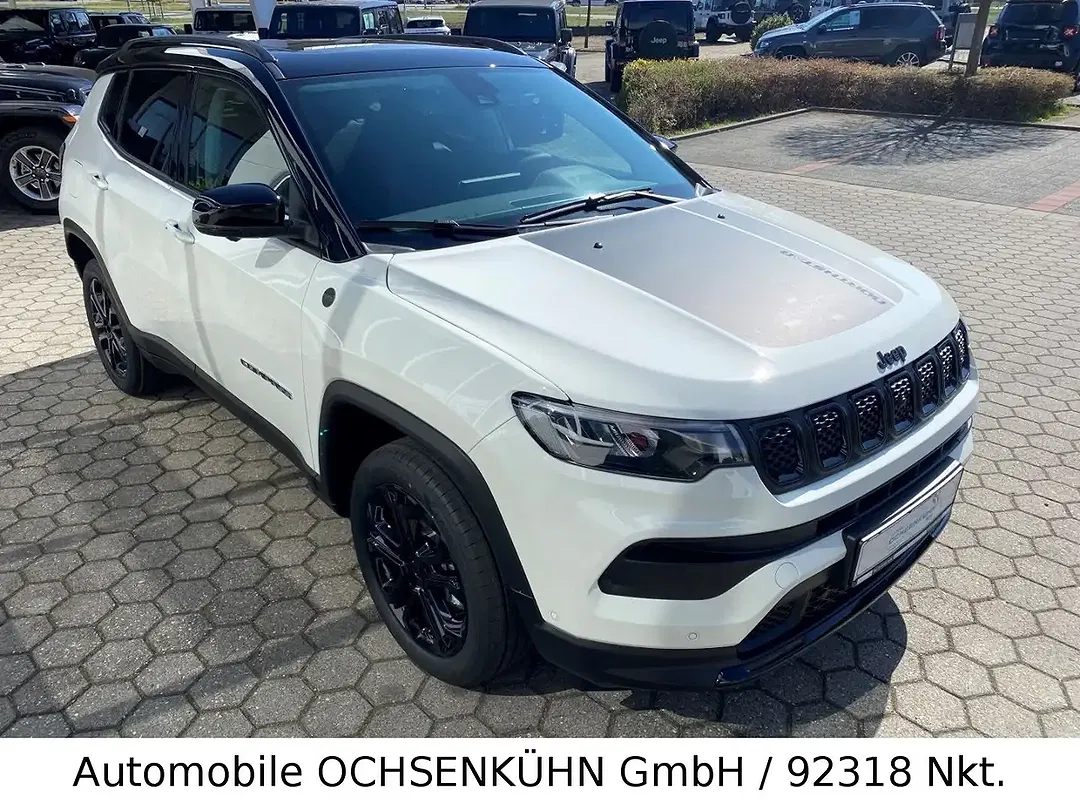 Jeep Compass - Thumbnail 4