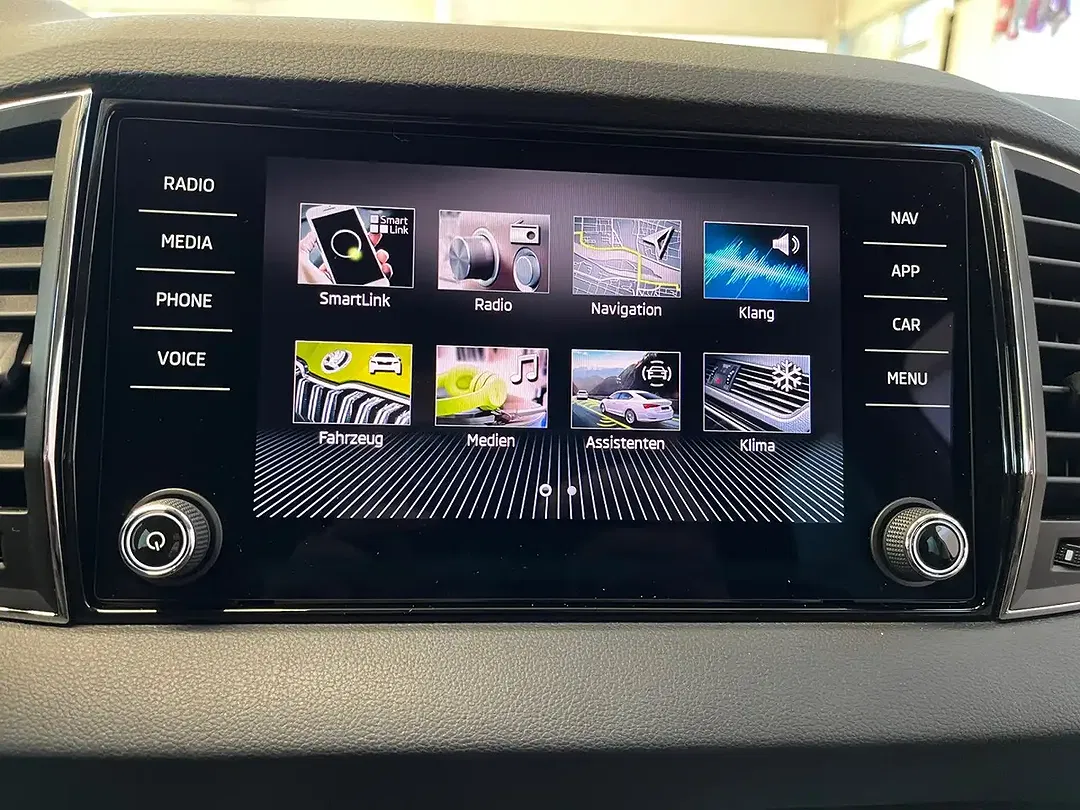 Skoda Karoq - Thumbnail 7