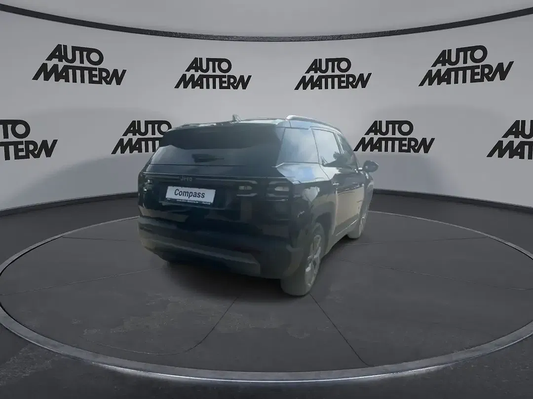 Jeep Compass - Thumbnail 3