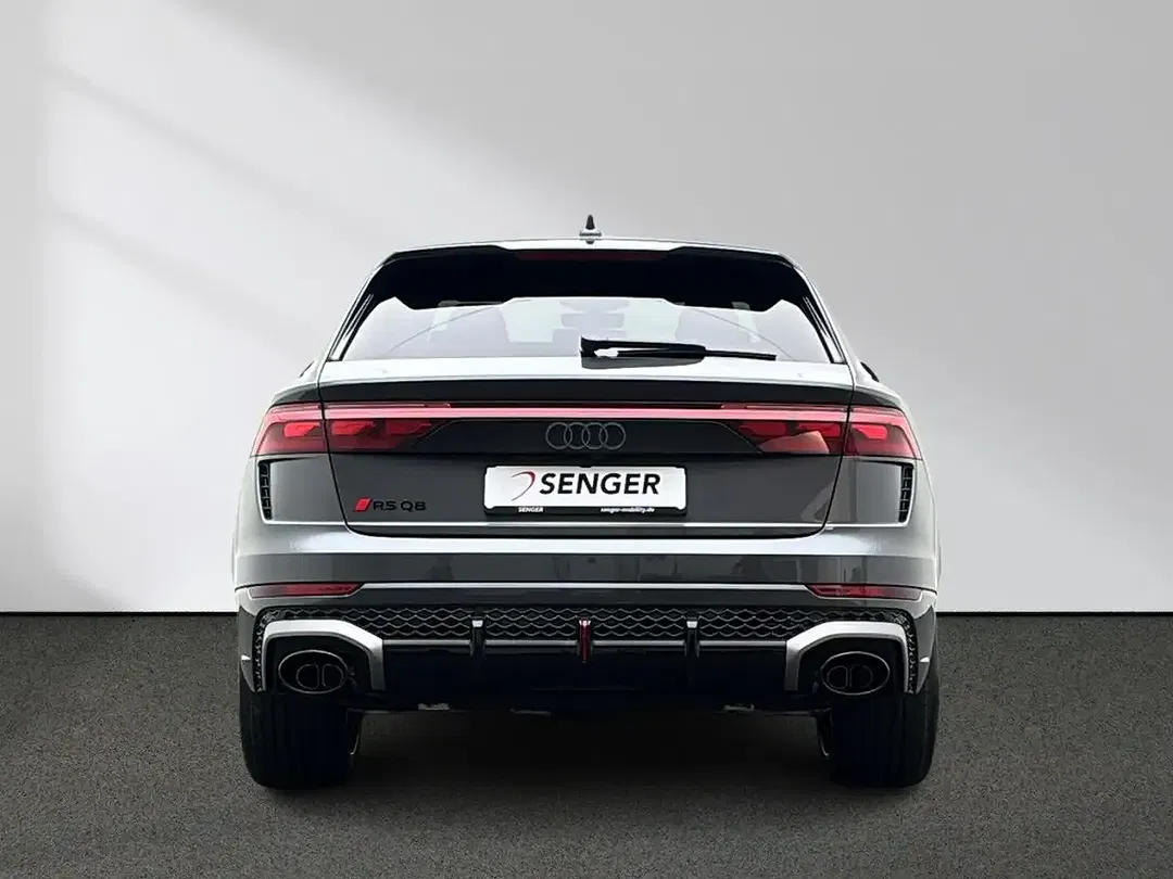 Audi RS Q8 - Thumbnail 4