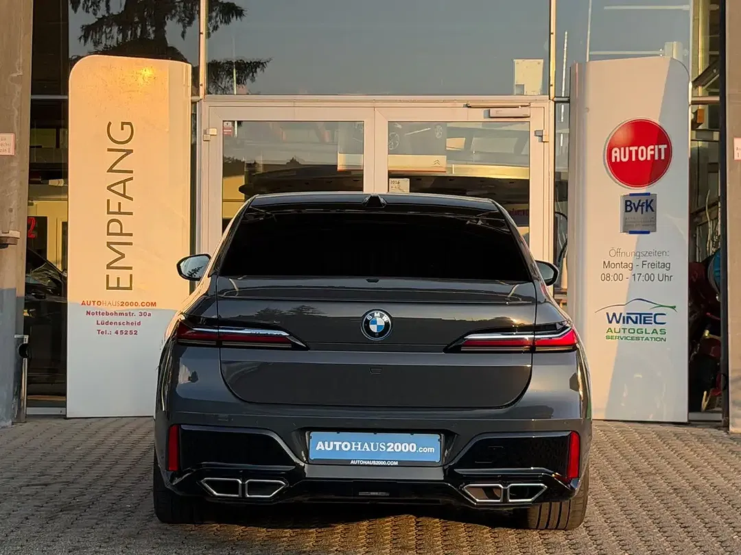 BMW 760 - Thumbnail 10