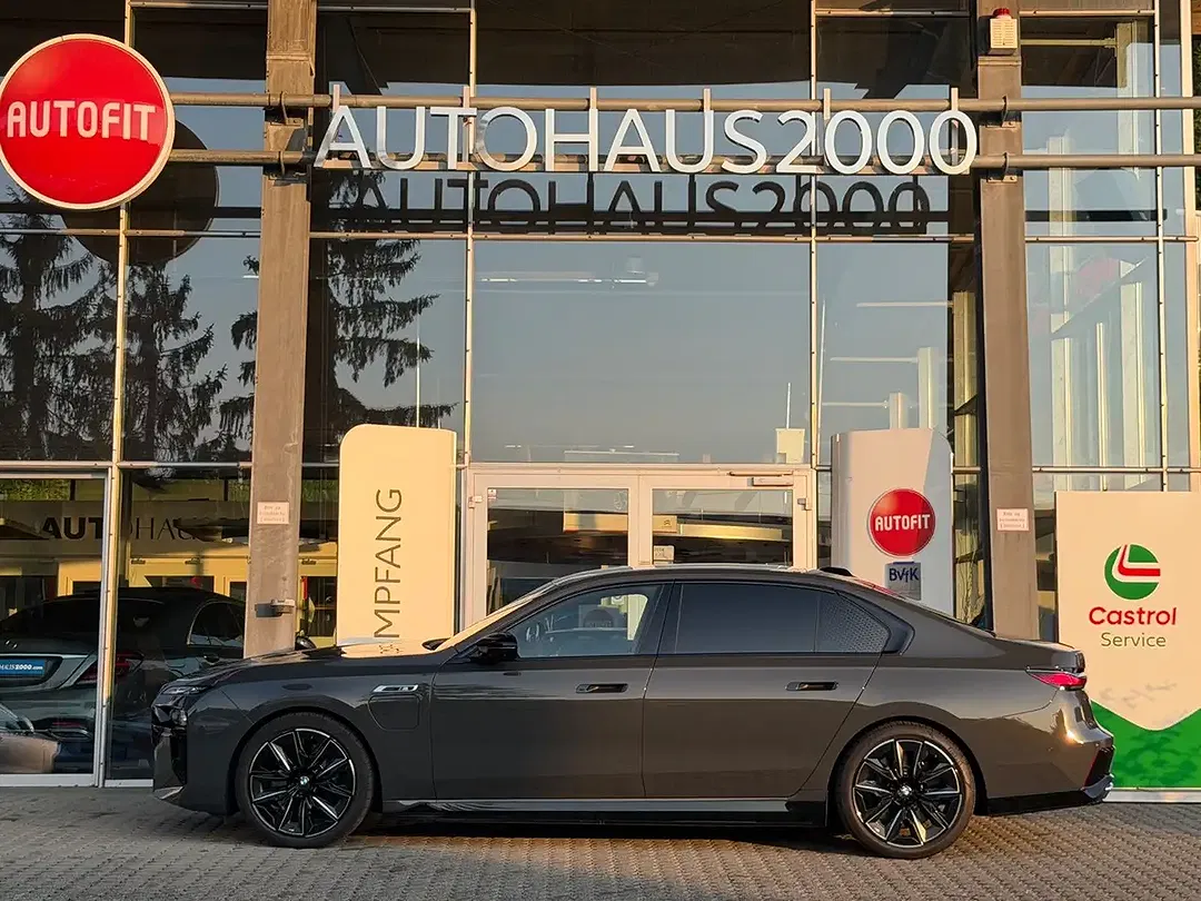 BMW 760 - Thumbnail 8