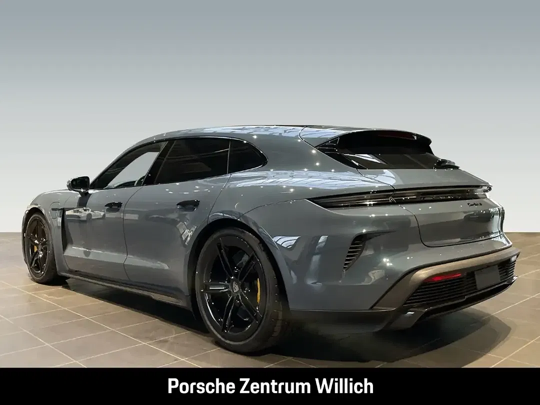 Porsche Taycan - Thumbnail 3