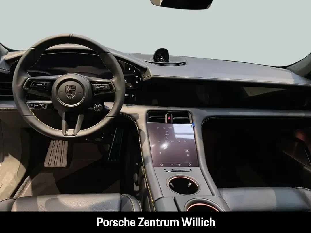 Porsche Taycan - Thumbnail 9