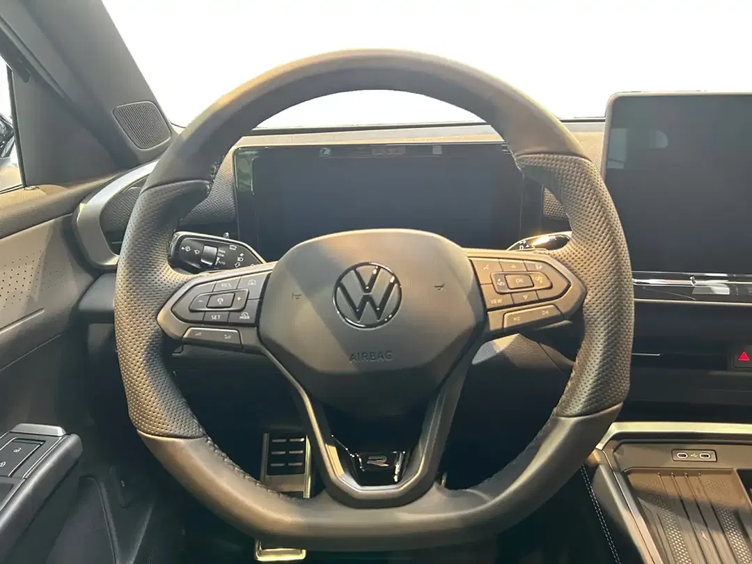 Volkswagen T-Roc - Thumbnail 11