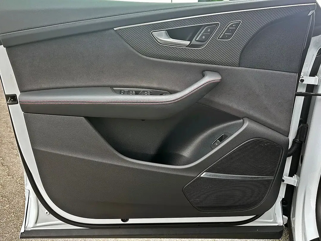 Audi SQ8 - Thumbnail 6
