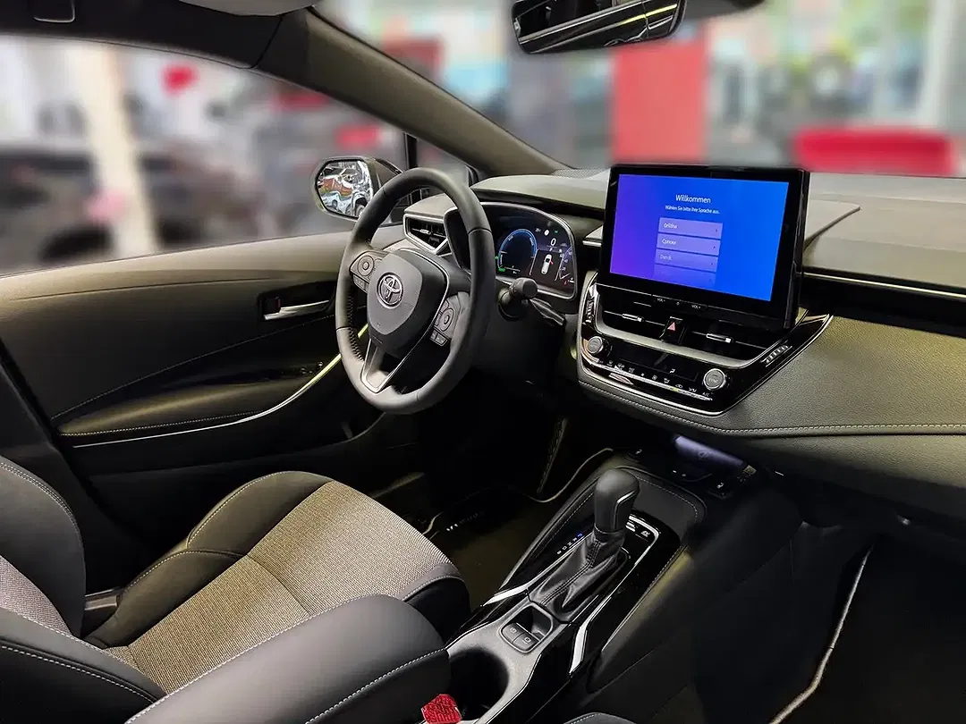 Toyota Corolla - Thumbnail 8