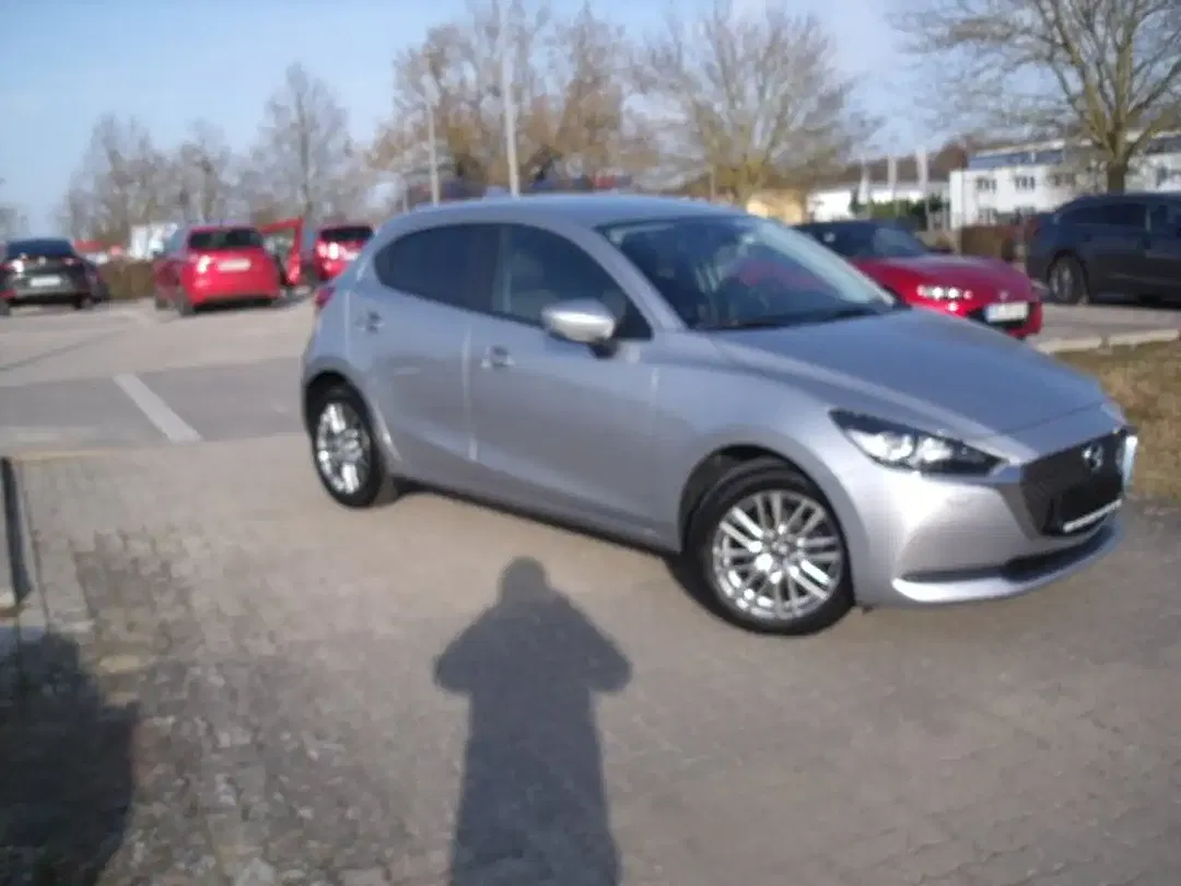 Mazda 2 - Thumbnail 3