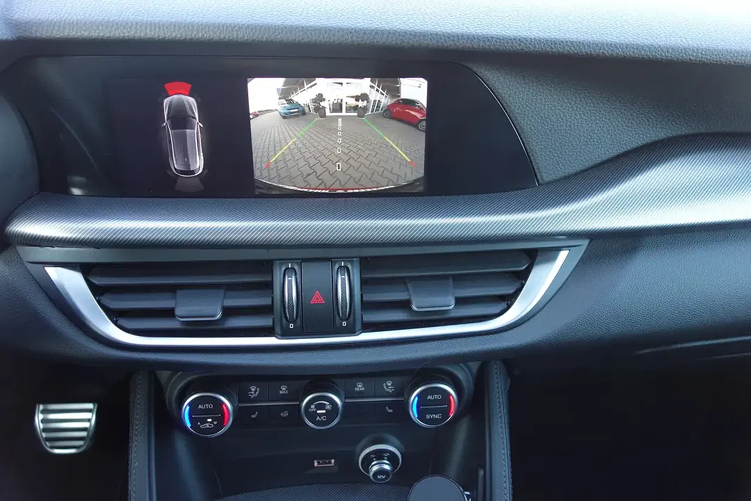 Alfa Romeo Stelvio - Thumbnail 14