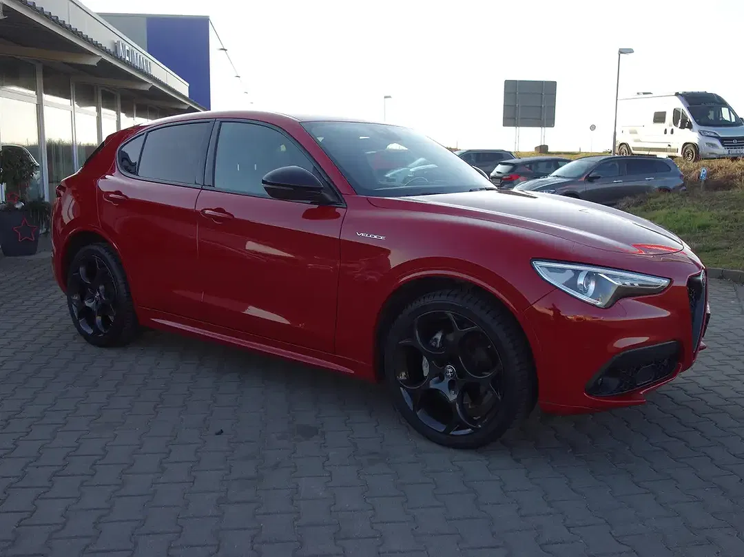 Alfa Romeo Stelvio Q4 Veloce - foto 2