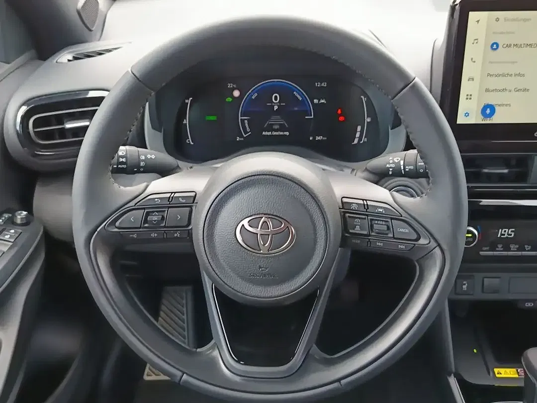 Toyota Yaris Cross - Thumbnail 11