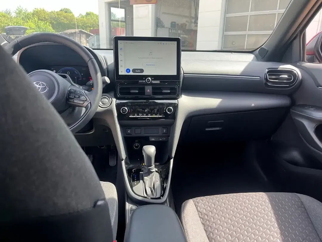 Toyota Yaris Cross - Thumbnail 10
