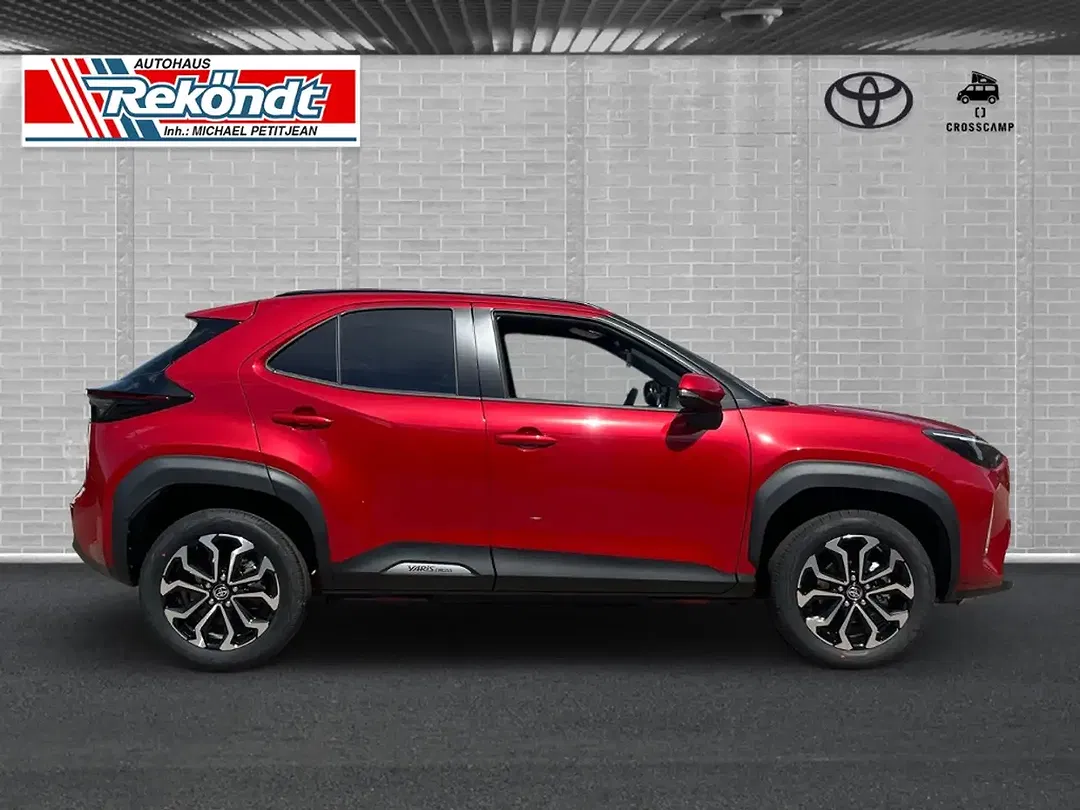 Toyota Yaris Cross - Thumbnail 3