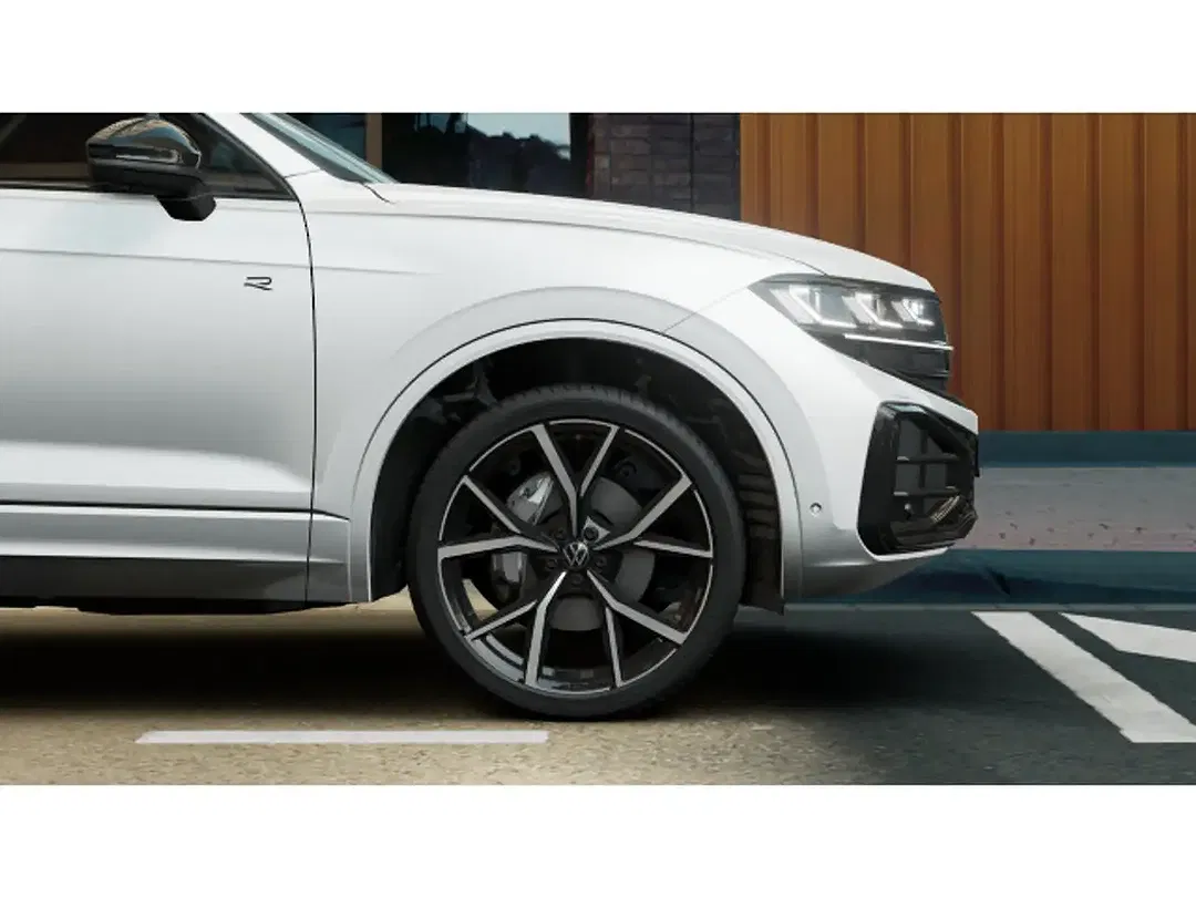 Volkswagen Touareg - Thumbnail 9
