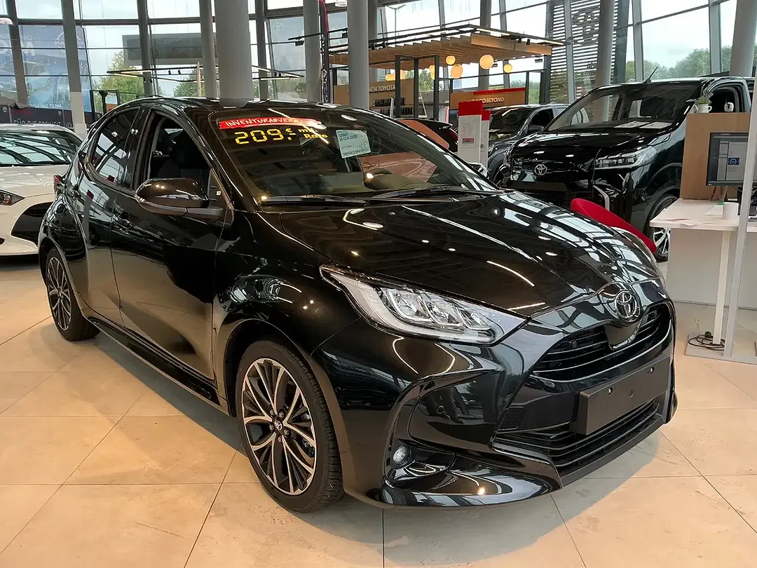 Toyota Yaris - Thumbnail 4