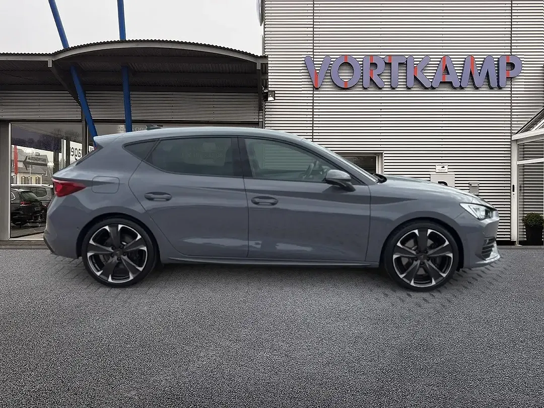 CUPRA Leon - Thumbnail 4