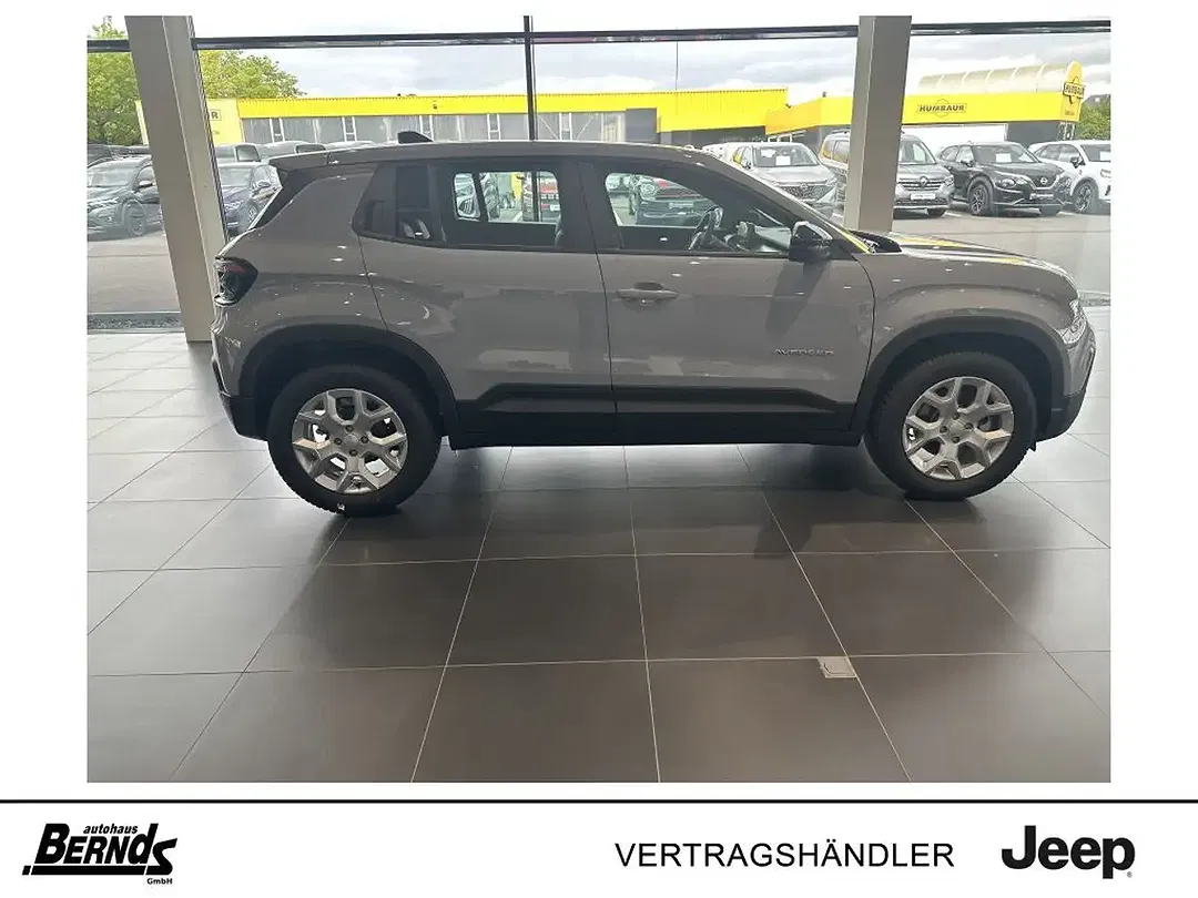 Jeep Avenger - Thumbnail 3