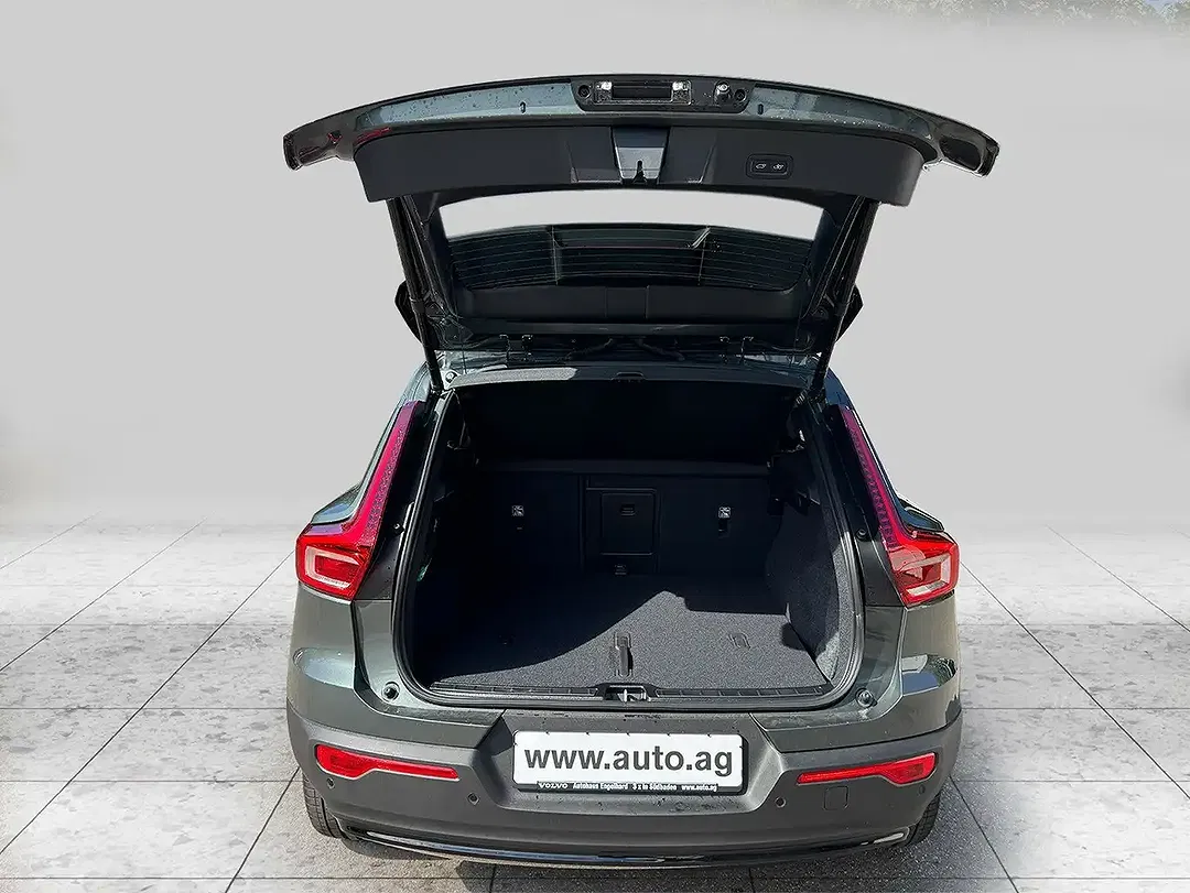Volvo EX40 - Thumbnail 4