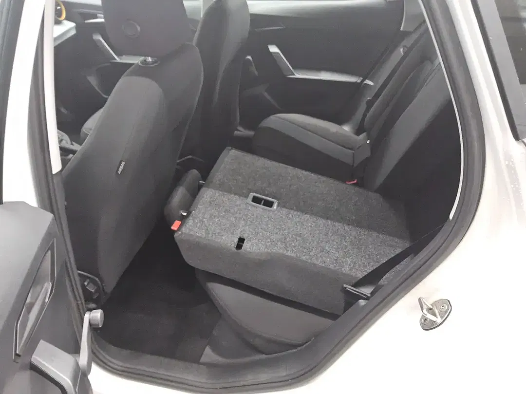 SEAT Ibiza - Thumbnail 12