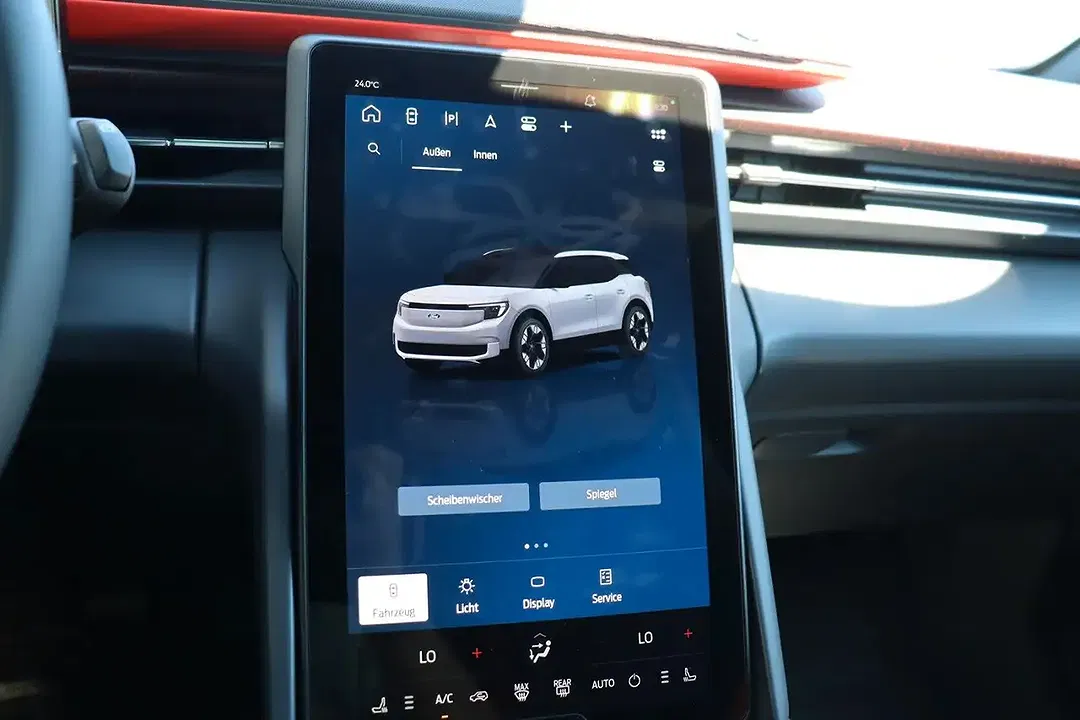 Ford Explorer - Thumbnail 39