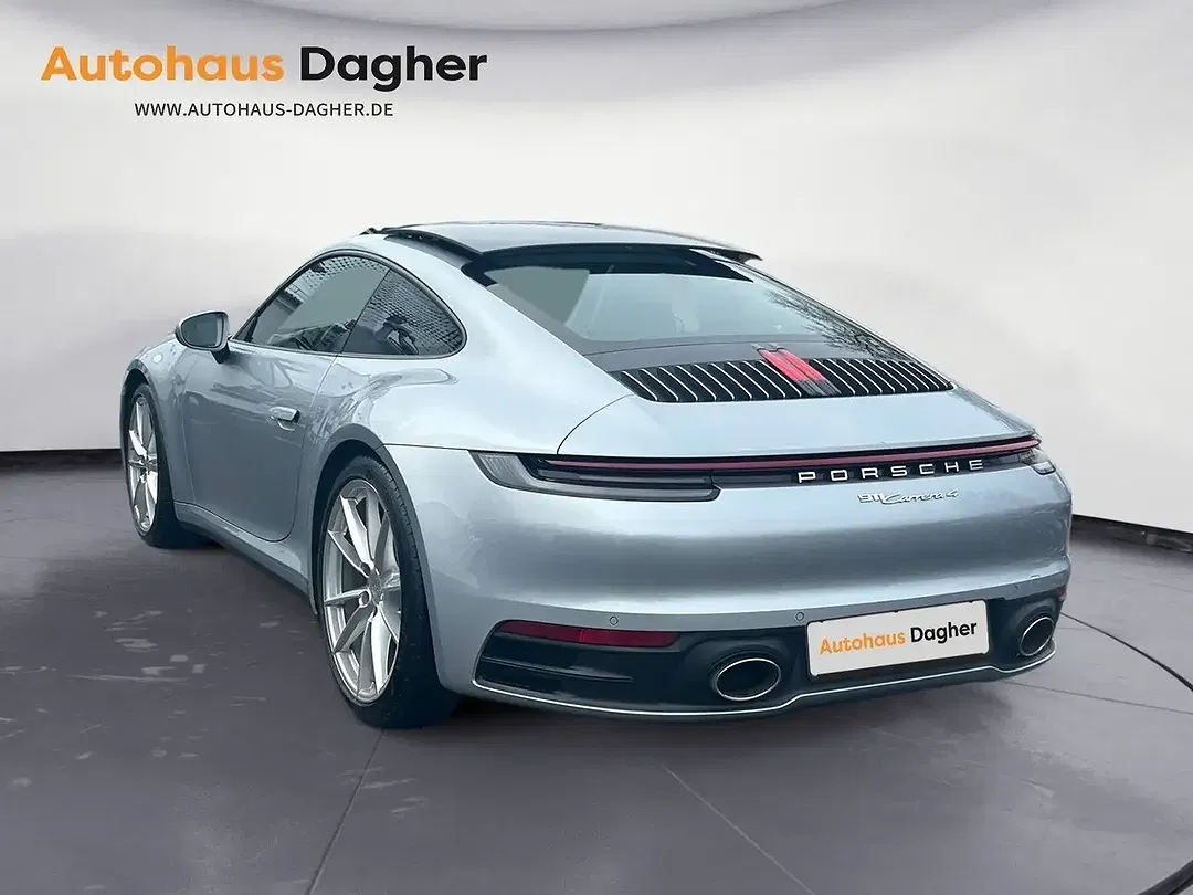 Porsche 911 - Thumbnail 3