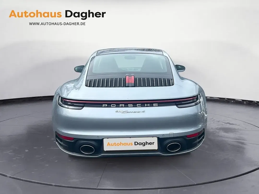 Porsche 911 - Thumbnail 4