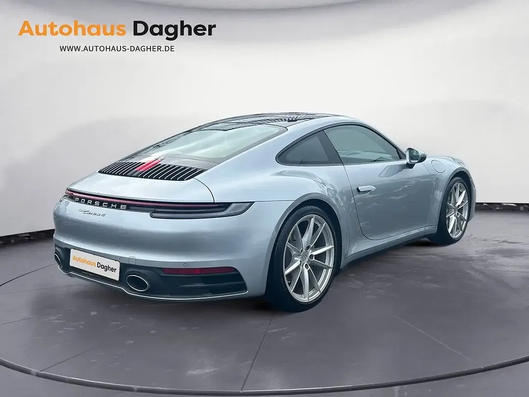 Porsche 911 - Thumbnail 5