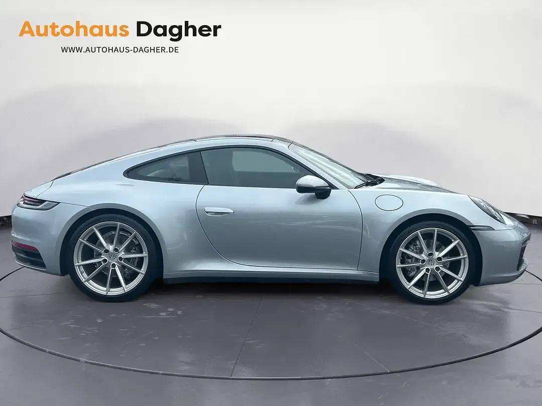 Porsche 911 - Thumbnail 6