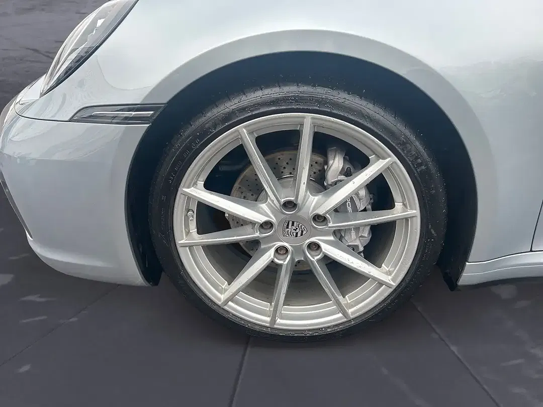 Porsche 911 - Thumbnail 9
