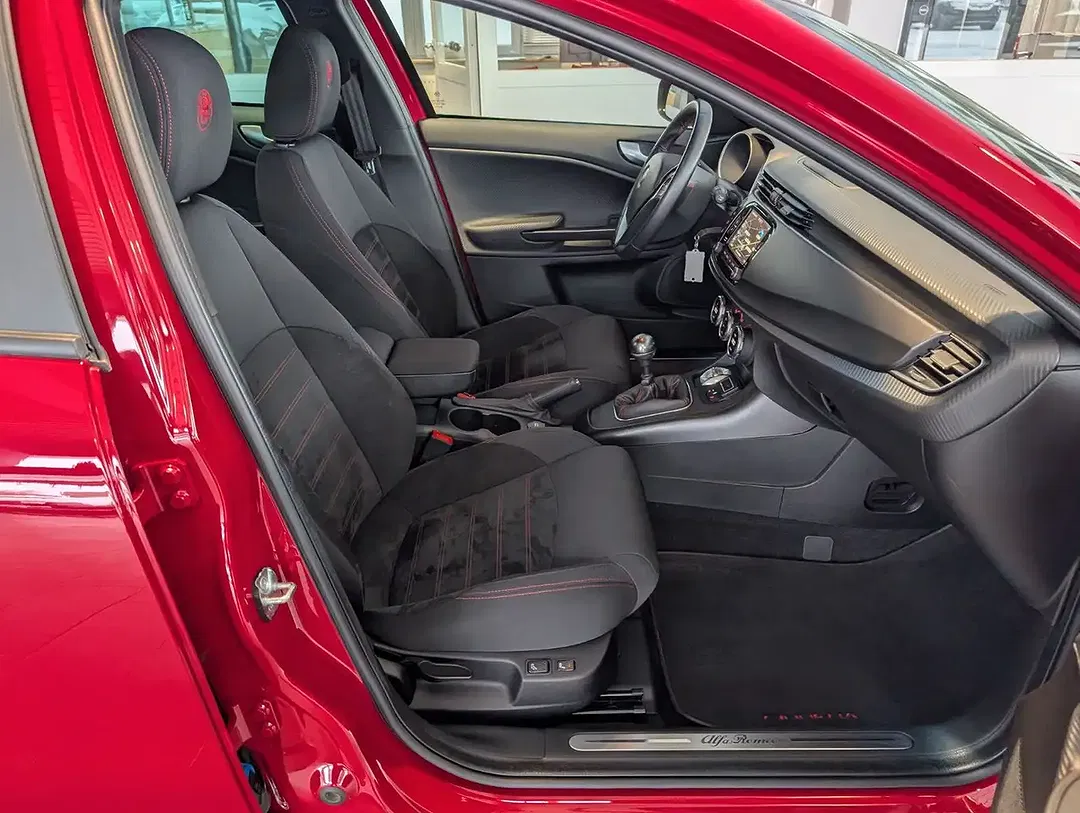 Alfa Romeo Giulietta JTDM Sport - foto 2