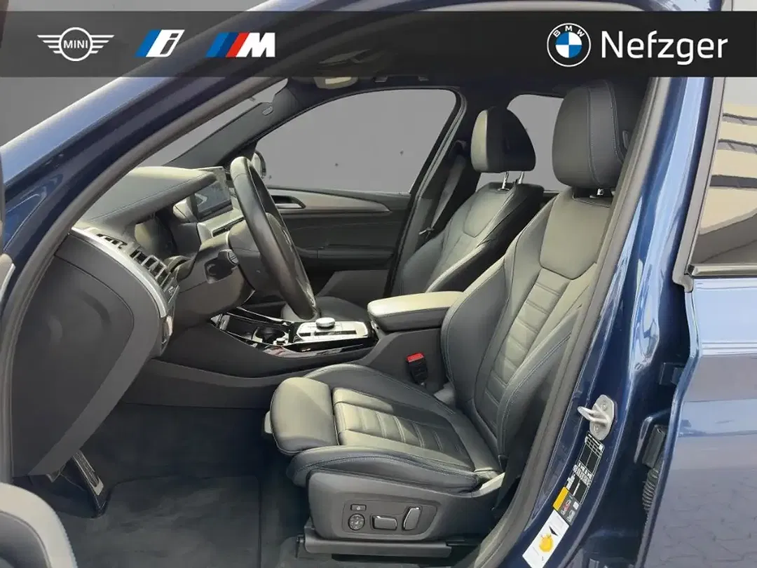 BMW iX3 - Thumbnail 7