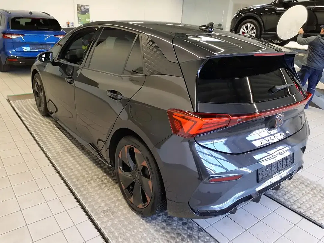 CUPRA Born - Thumbnail 3