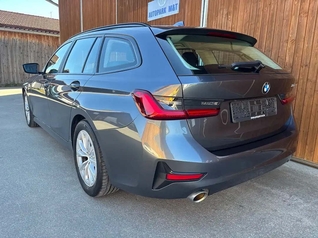 BMW 320 - Thumbnail 4